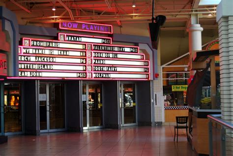 AMC Newport Centre 11 .